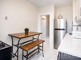 912 Gates Ave #1R - Photo 1 of 1