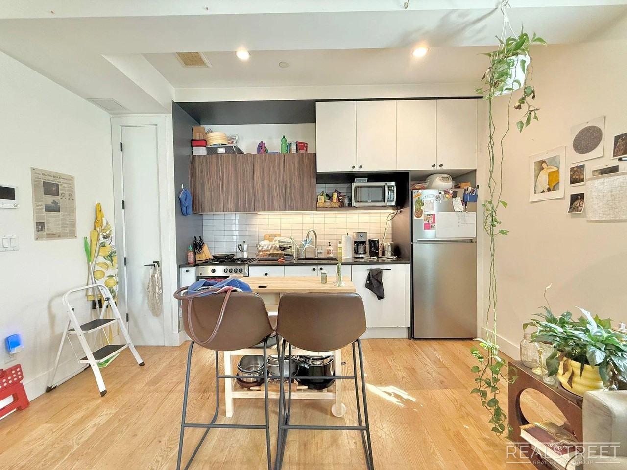 1530 Putnam Ave #2B - Photo 2 of 10