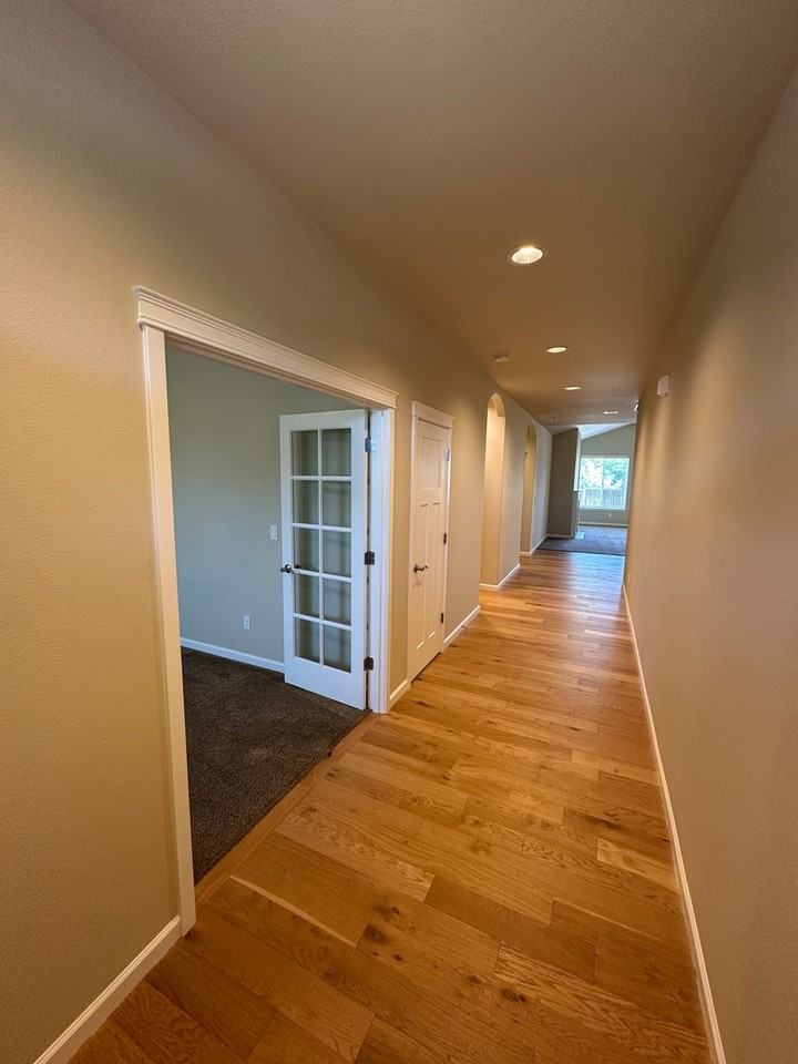 9546 6th Way Se - Photo 2 of 20