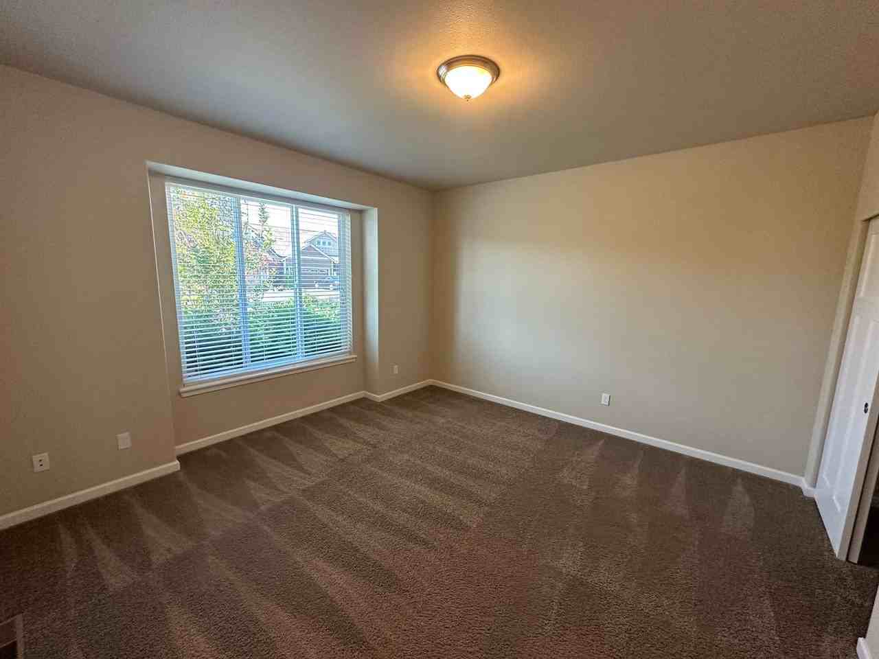 9546 6th Way Se - Photo 3 of 20