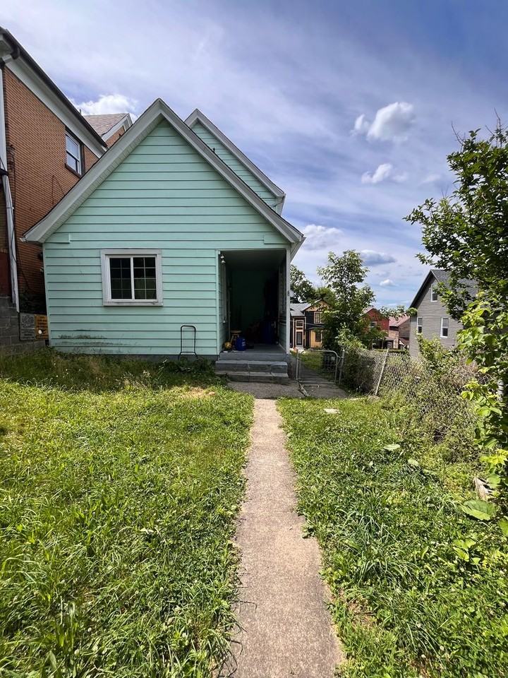 109 Kenova St - Photo 3 of 25