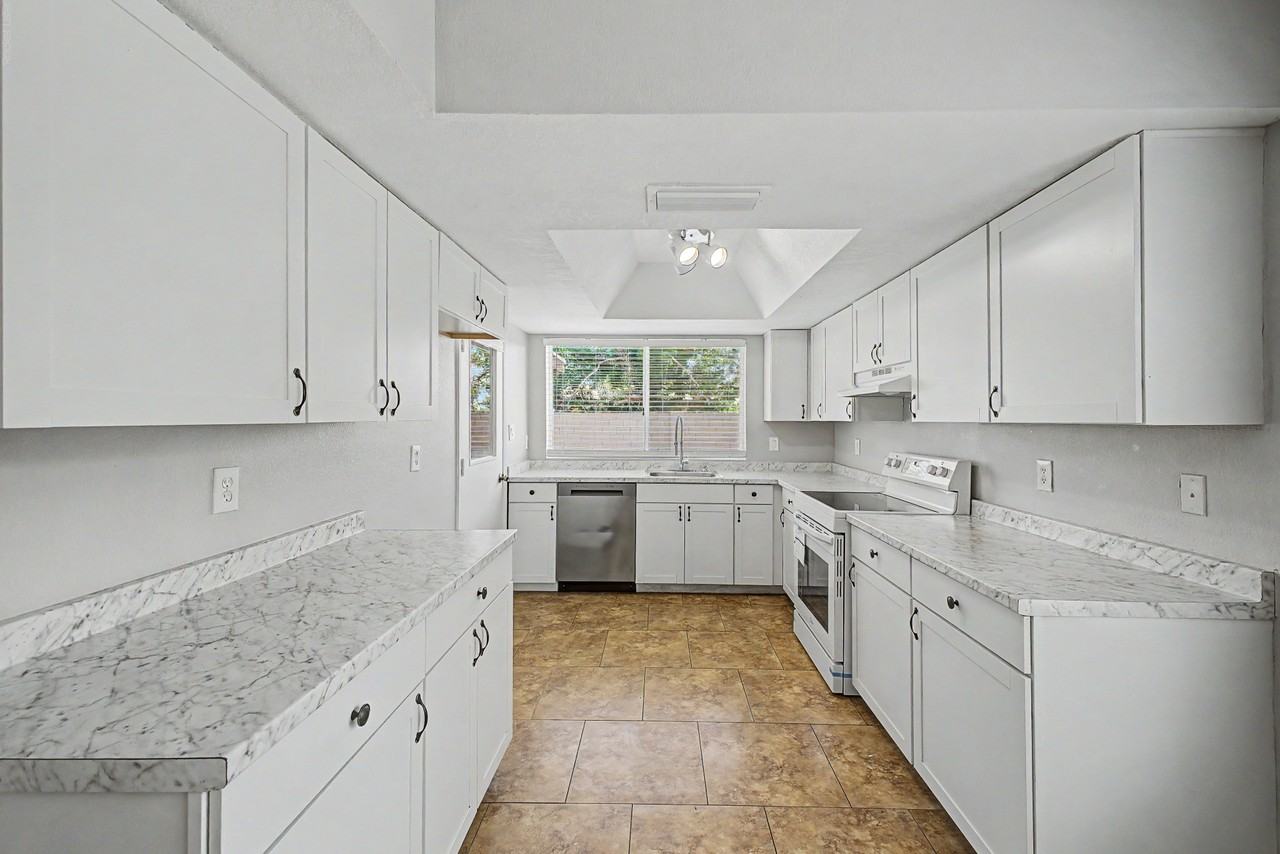 3223 E Emerald Cir #1 - Photo 6 of 25