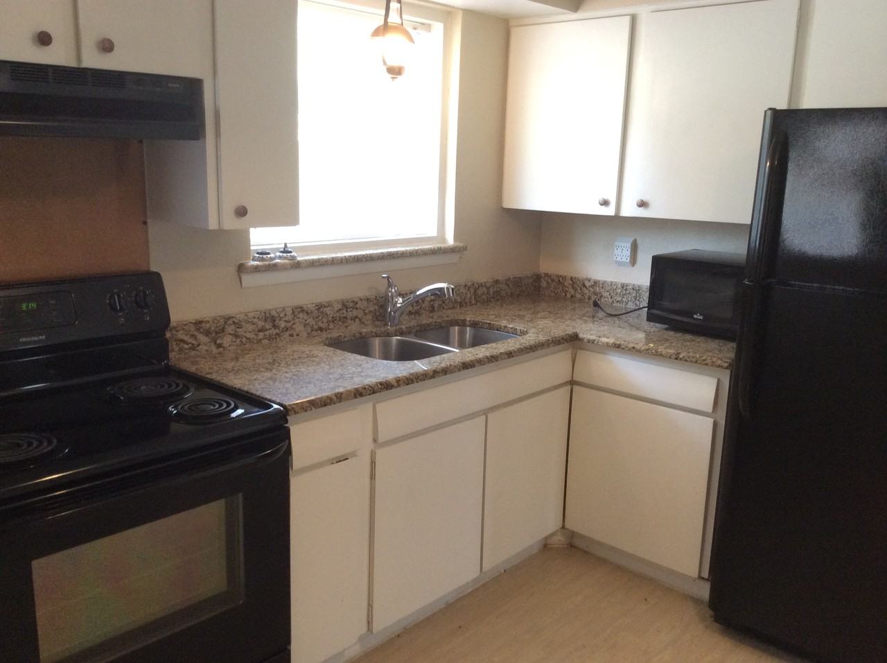 1201 Travis St #1 - Photo 3 of 10