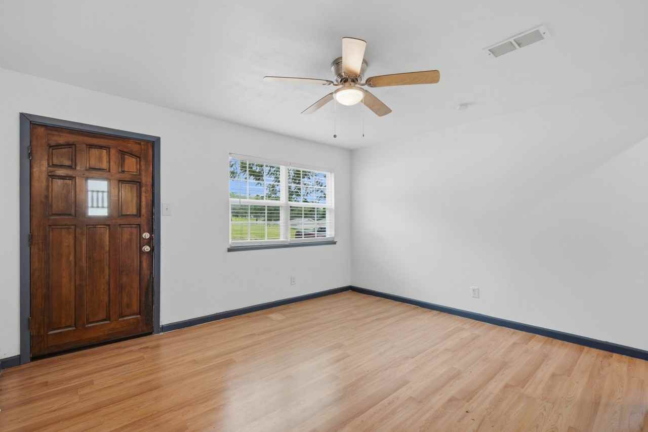 620 E Sears St #1 - Photo 2 of 25