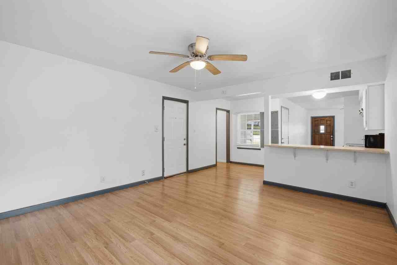 620 E Sears St #1 - Photo 4 of 25