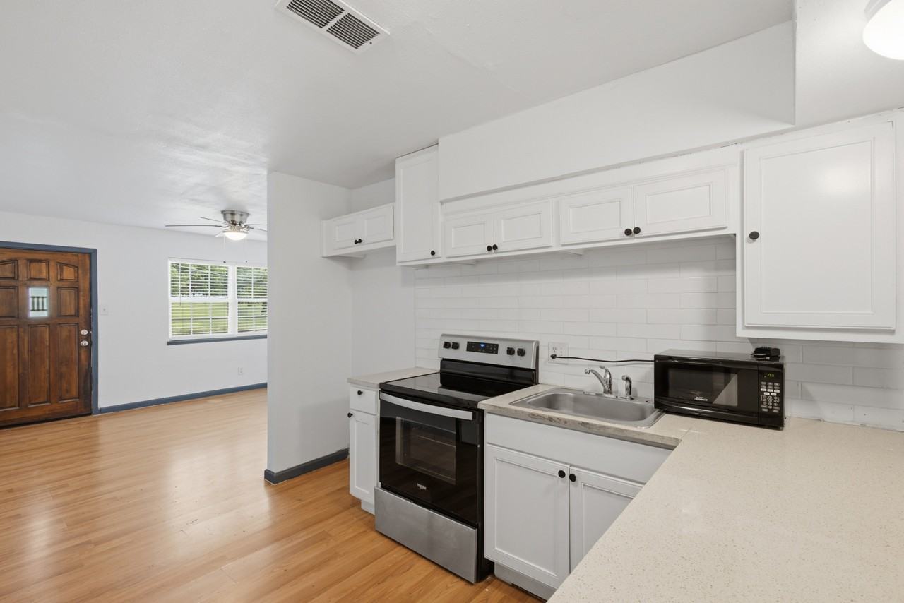 620 E Sears St #1 - Photo 7 of 25