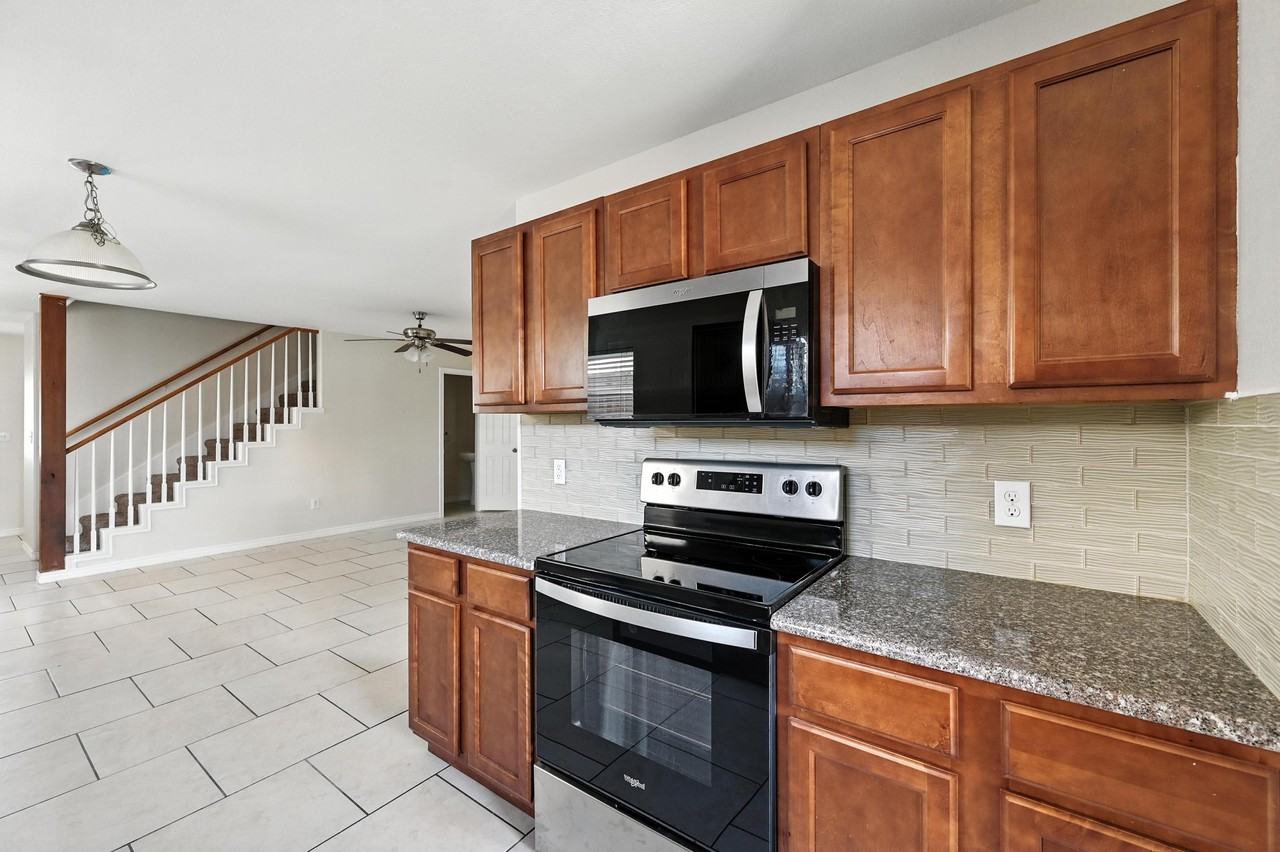 721 E College St #1 - Photo 6 of 22