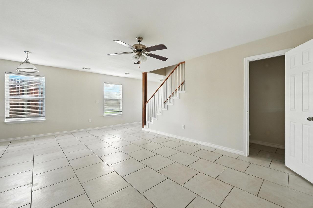 721 E College St #1 - Photo 7 of 22