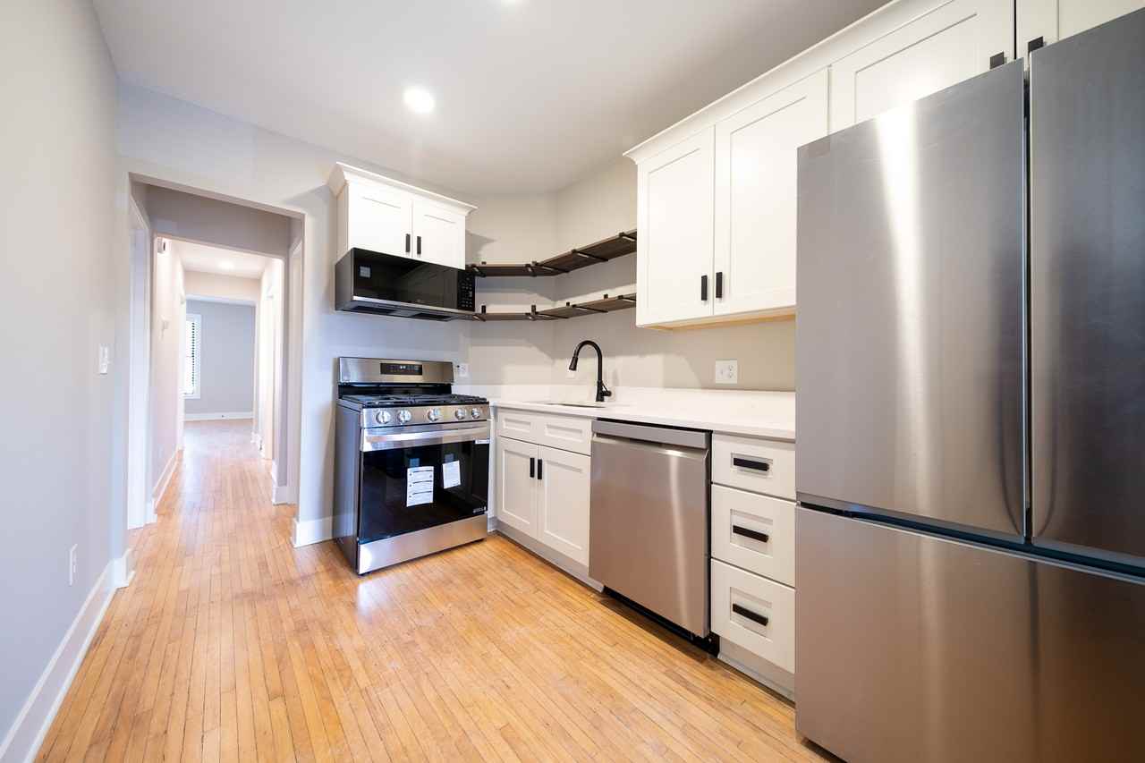 2612 2nd Ave S #3 - Photo 6 of 16