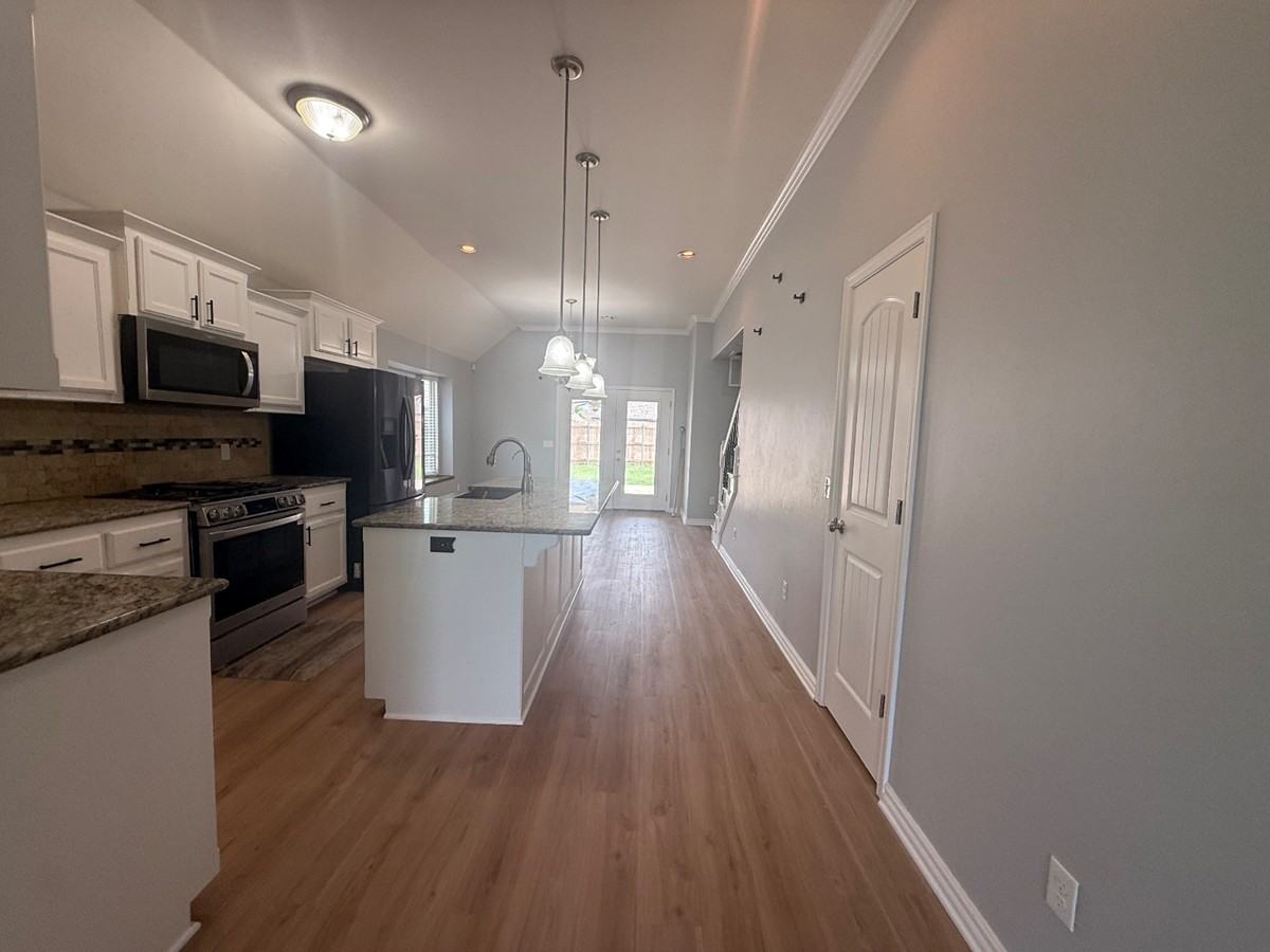 6605 Nw 158th St #1 - Photo 6 of 50