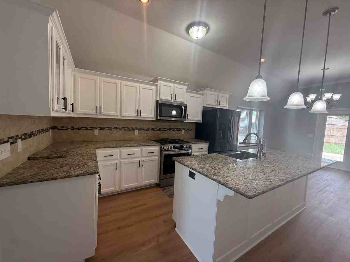 6605 Nw 158th St #1 - Photo 7 of 50