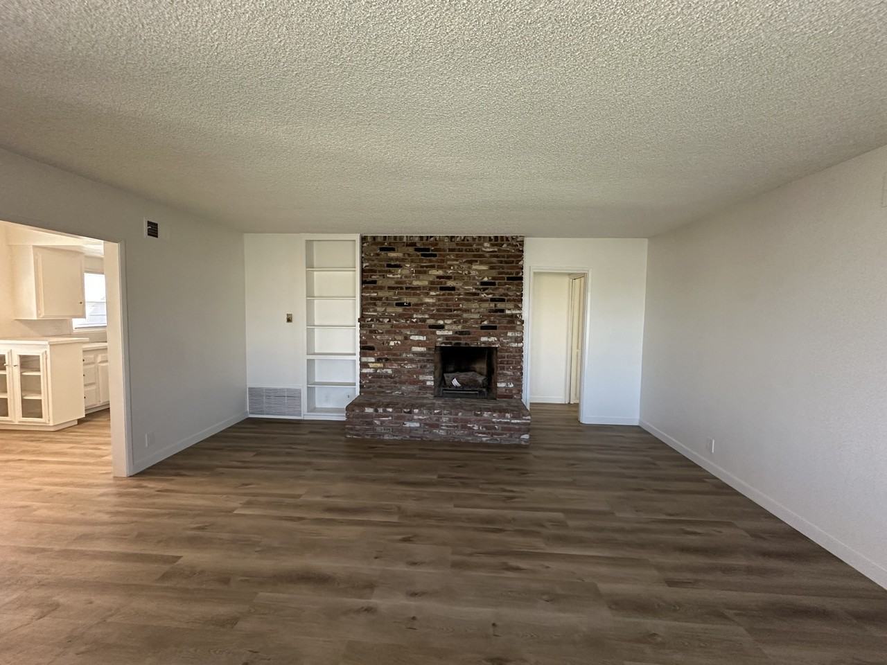14330 Bon View Ave - Photo 4 of 23