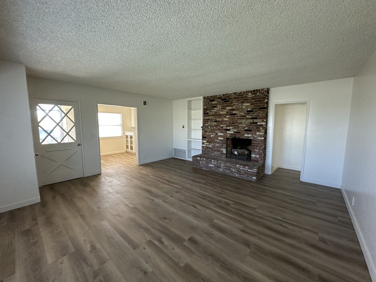 14330 Bon View Ave - Photo 5 of 23