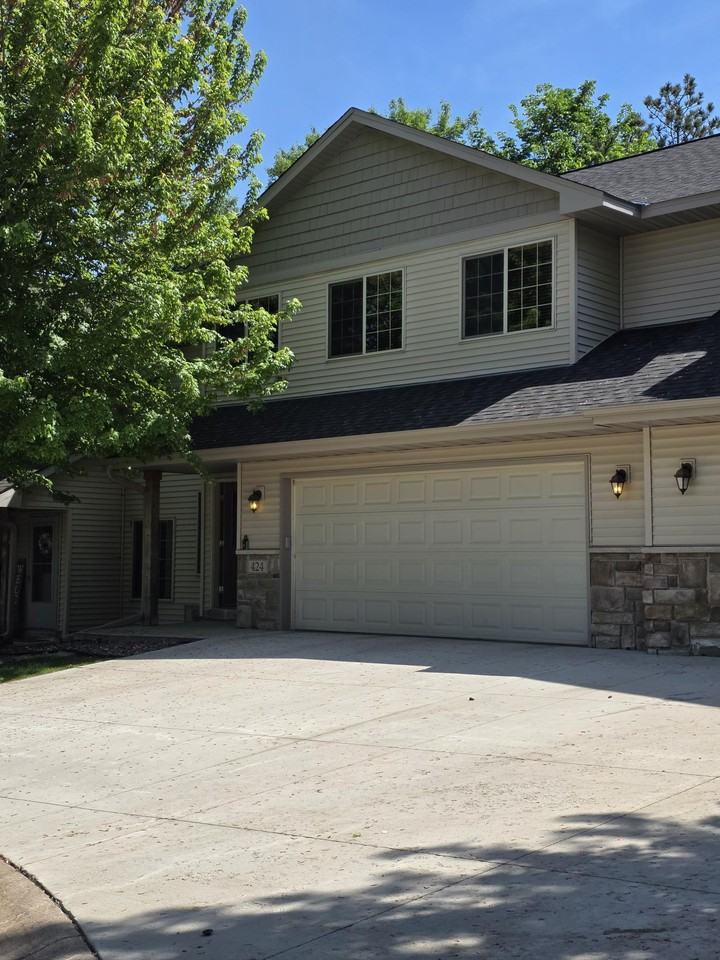 424 Cedar Pl #1