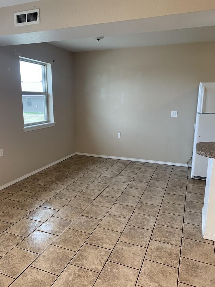 39078 Cedar St #5 - Photo 2 of 11