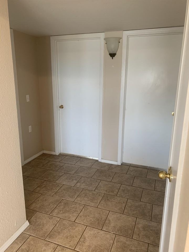 39078 Cedar St #5 - Photo 5 of 11