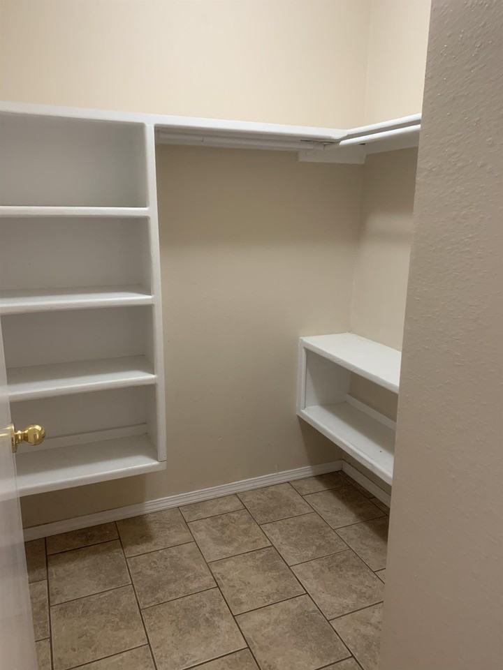 39078 Cedar St #5 - Photo 6 of 11