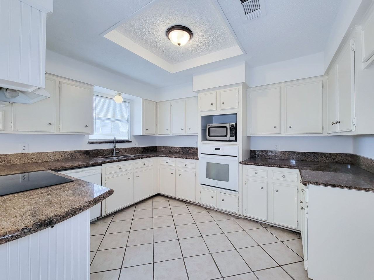2710 Quail Creek Dr - Photo 6 of 45