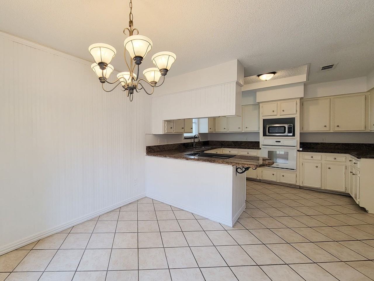 2710 Quail Creek Dr - Photo 7 of 45
