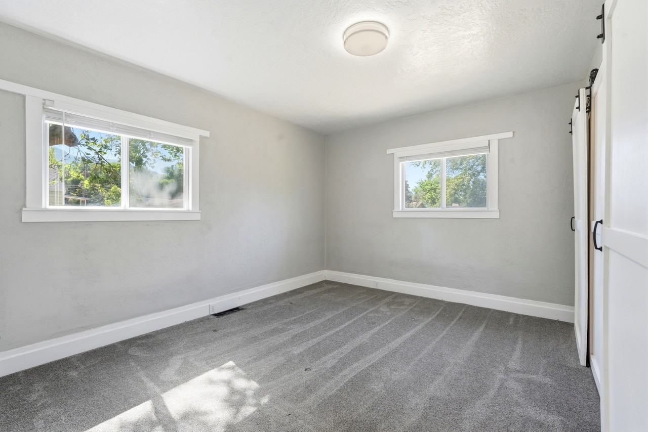 582 4th St #1 - Photo 6 of 31