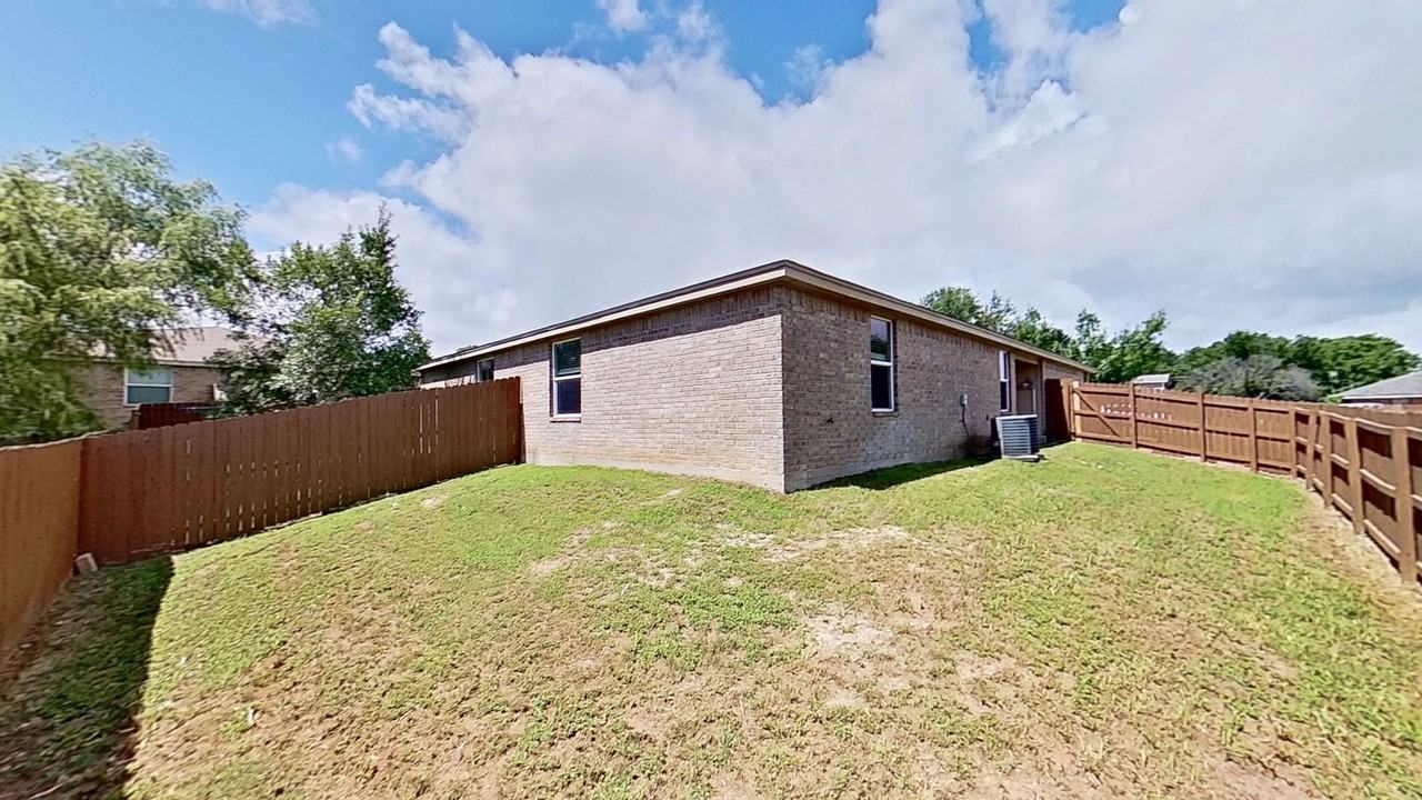 1707 Aztec Trce #A - Photo 5 of 29