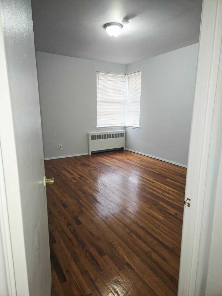 Hamilton West II - Photo 2 of 17