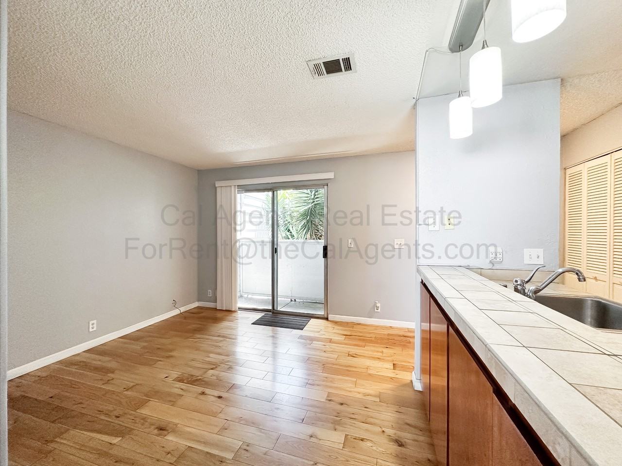 29621 Red Oak Ct #1 - Photo 2 of 13