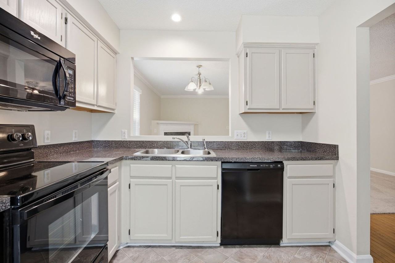 1601 Oakland Hills Way - Photo 6 of 24