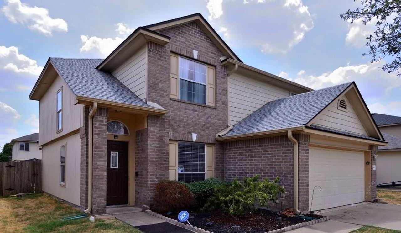 4906 Causeway Ct - Photo 2 of 19