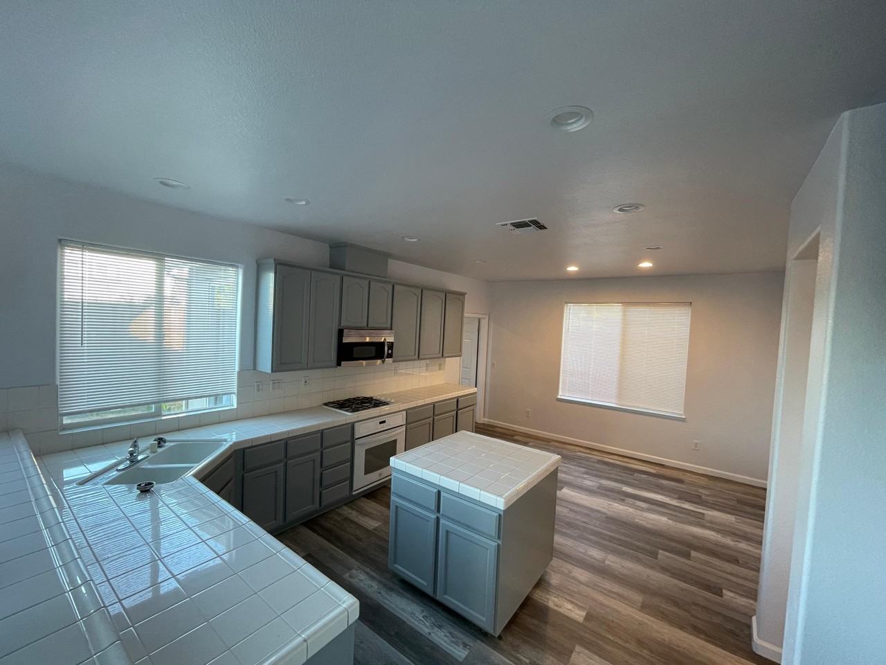 850 Saffron Dr #1 - Photo 2 of 22