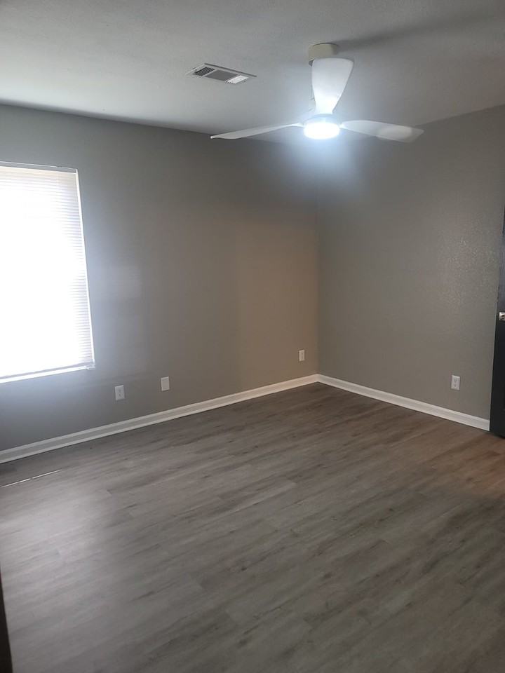1302 Gamble Rd #1302B - Photo 5 of 11