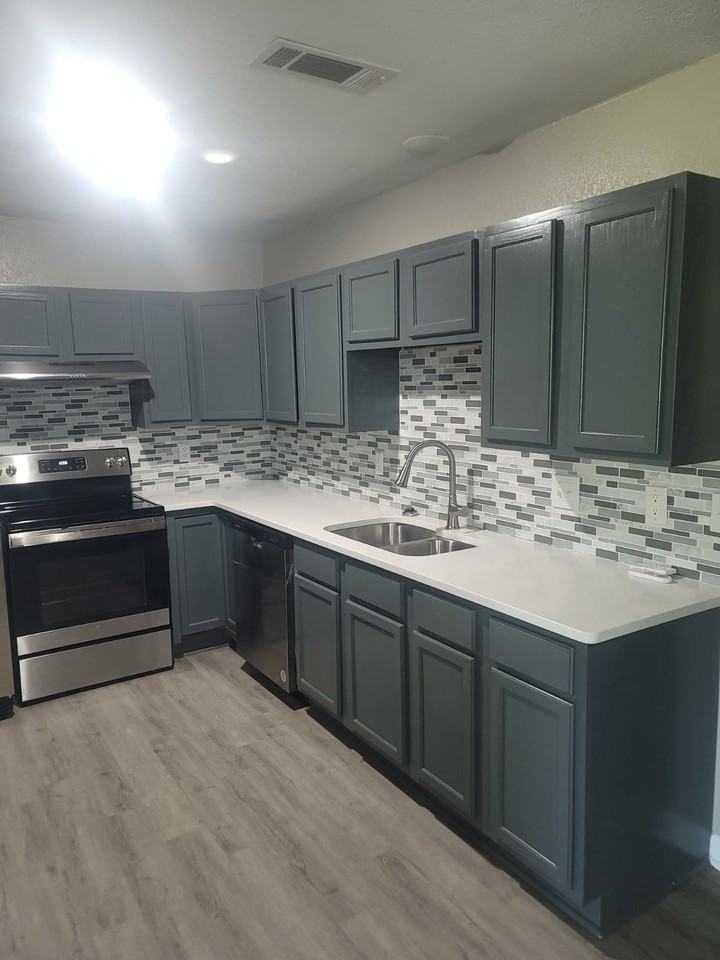 1302 Gamble Rd #1302B - Photo 6 of 11
