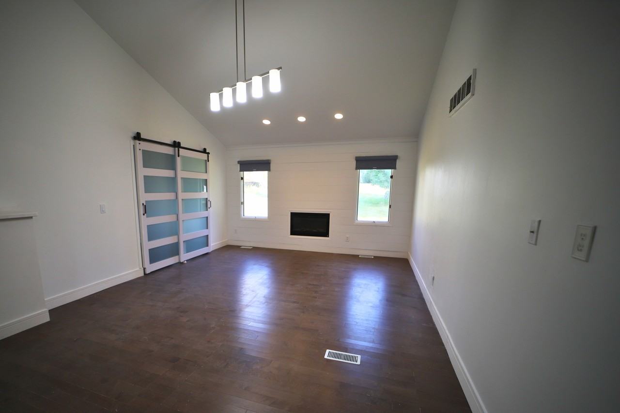 454 Woodland Dr W #1 - Photo 2 of 11