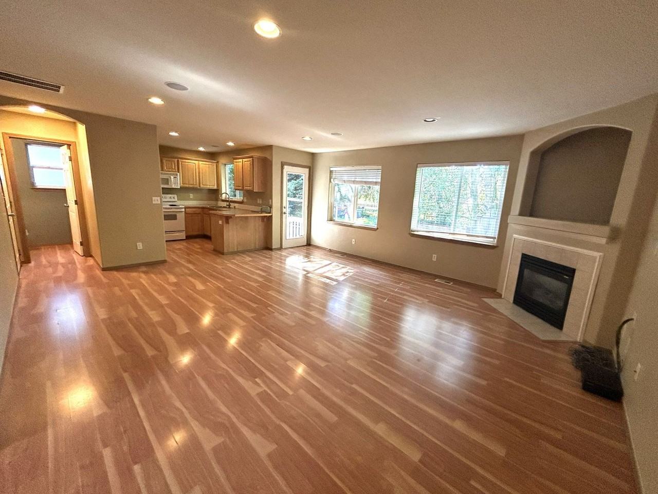 12318 26th Pl W - Photo 3 of 18