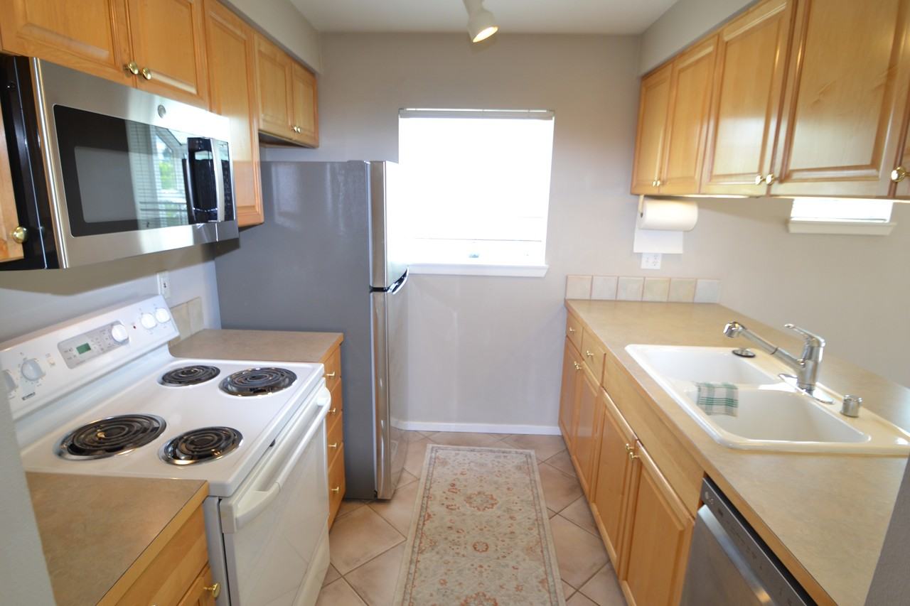 12345 Roosevelt Way Ne #401 - Photo 3 of 13