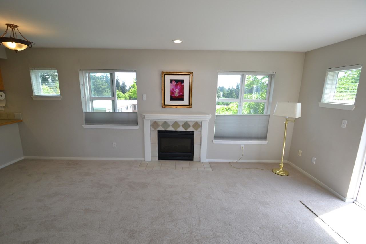 12345 Roosevelt Way Ne #401 - Photo 5 of 13