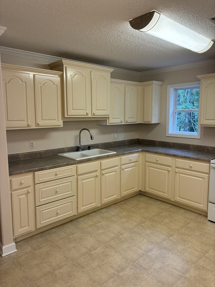 820 Deer Trail Ln #1 - Photo 7 of 17