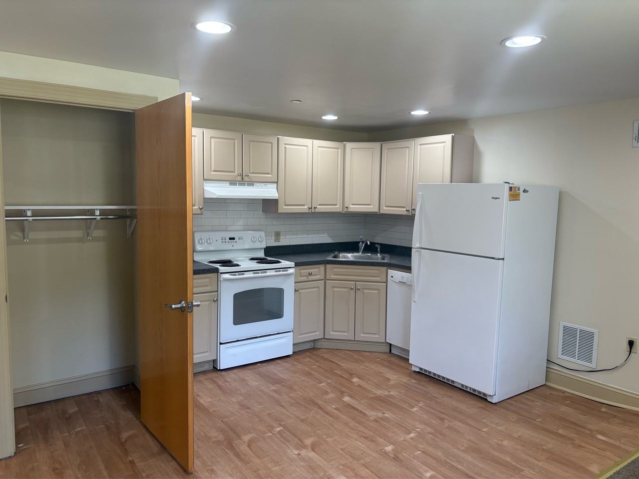 800 James AveUnit 3105 #3105 - Photo 2 of 50