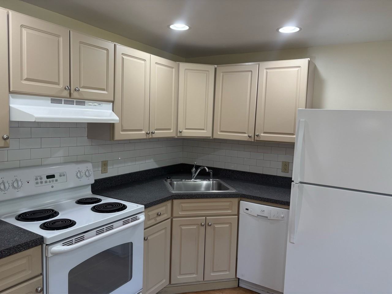800 James AveUnit 3105 #3105 - Photo 3 of 50