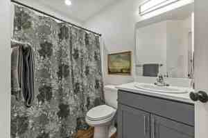 featured image of 1425 E Santiam St