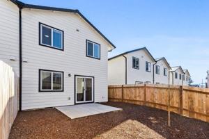 featured image of 1425 E Santiam St