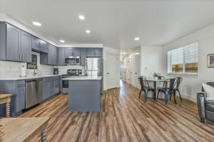 featured image of 1425 E Santiam St