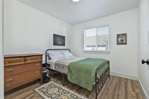 featured image of 1425 E Santiam St