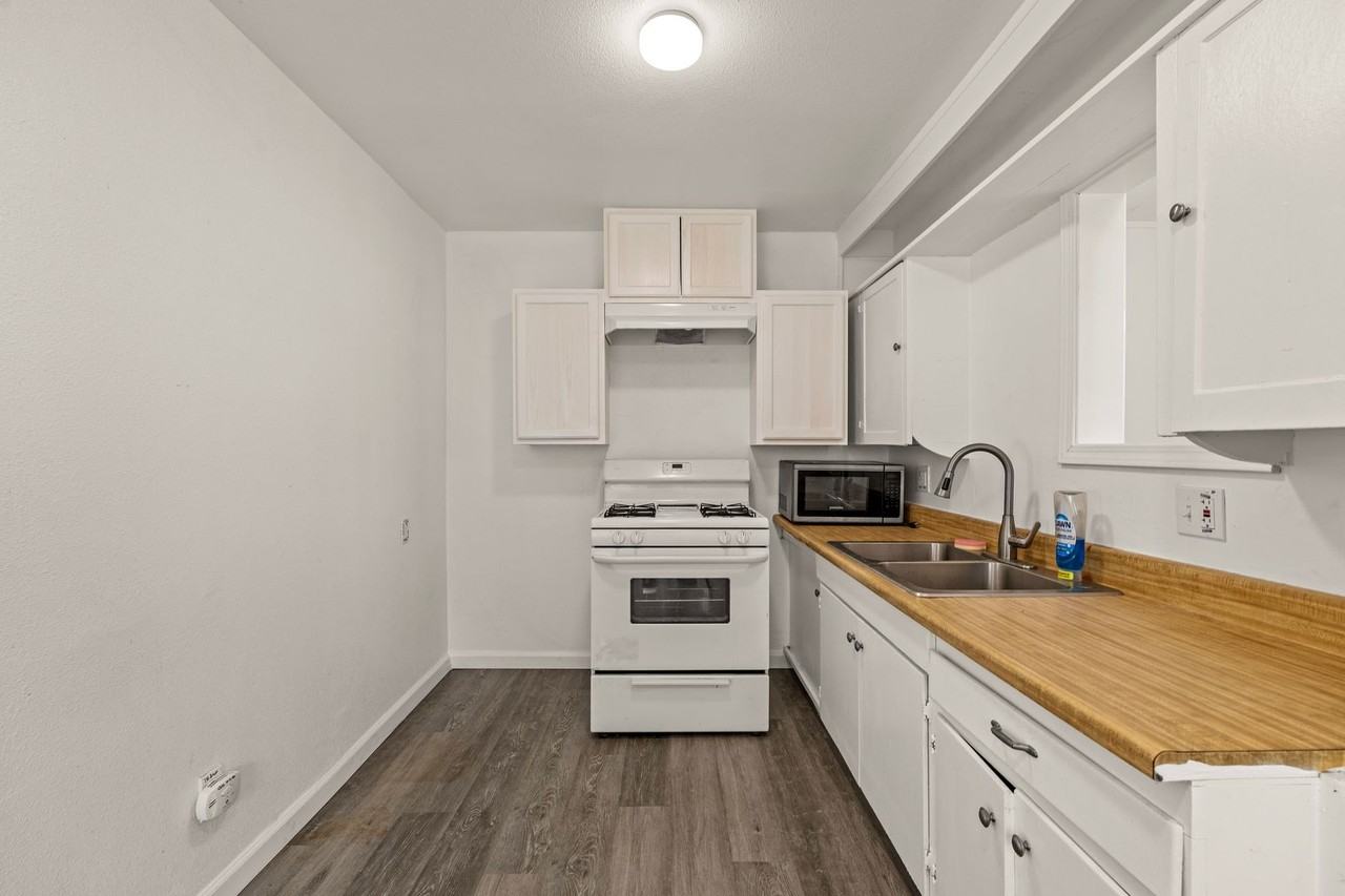 206 Townsend St - Photo 4 of 24