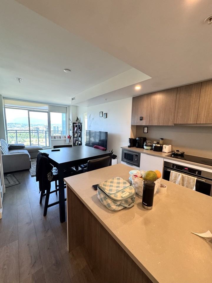 13318 104 Avenue - Photo 3 of 20