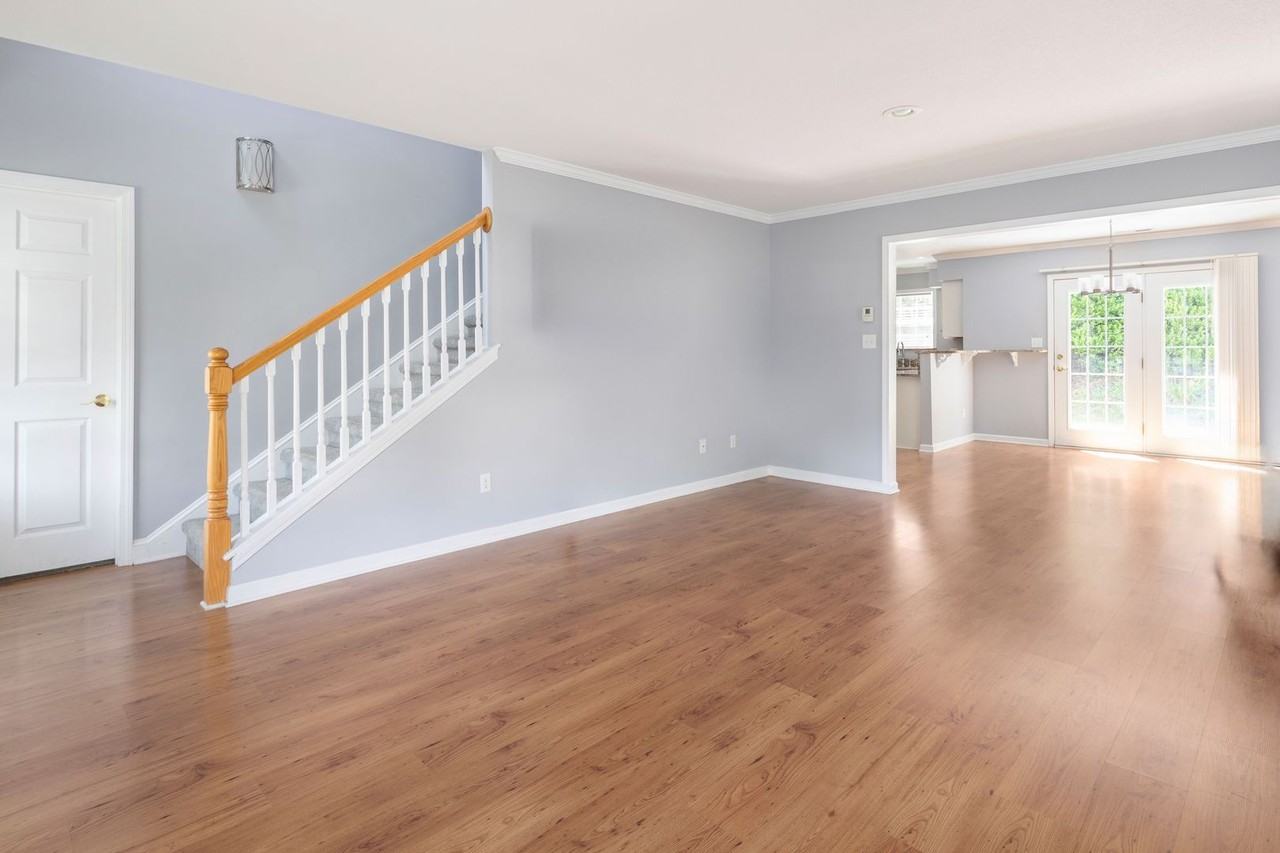44 Worthington Ln - Photo 3 of 21