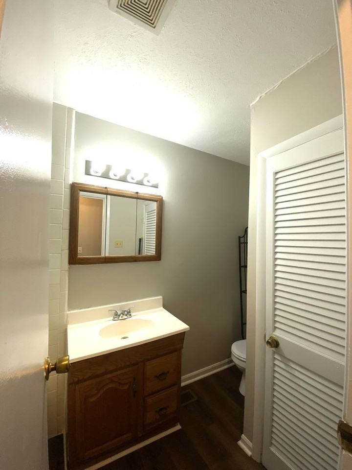 237 Vanderbilt Dr - Photo 7 of 34