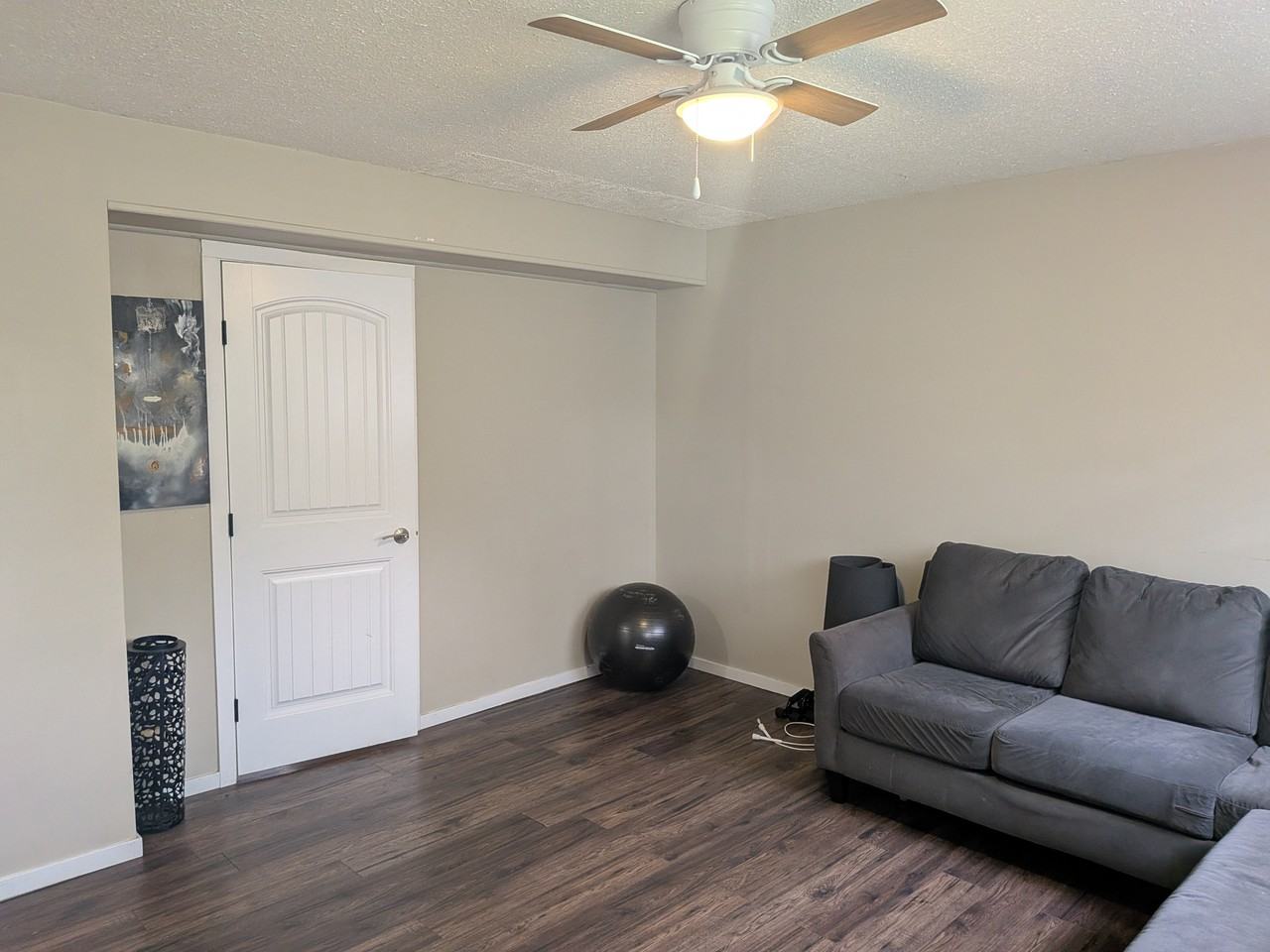 9170 Coote St #B - Photo 7 of 26