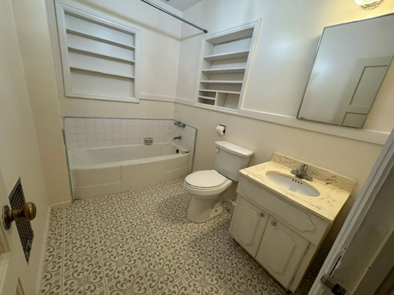 3030 Chester Ln - Photo 5 of 9