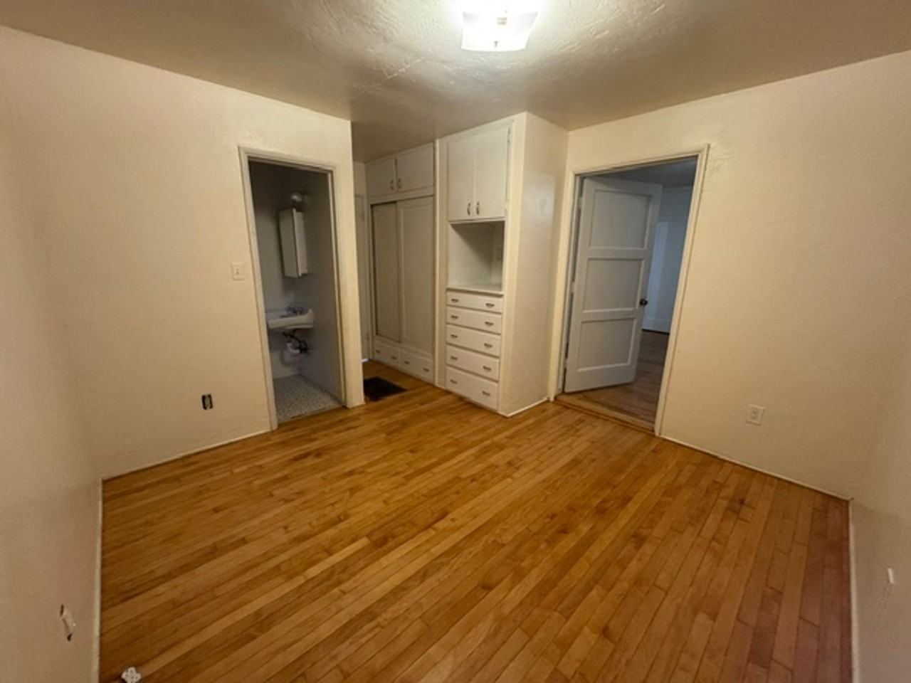 3030 Chester Ln - Photo 7 of 9